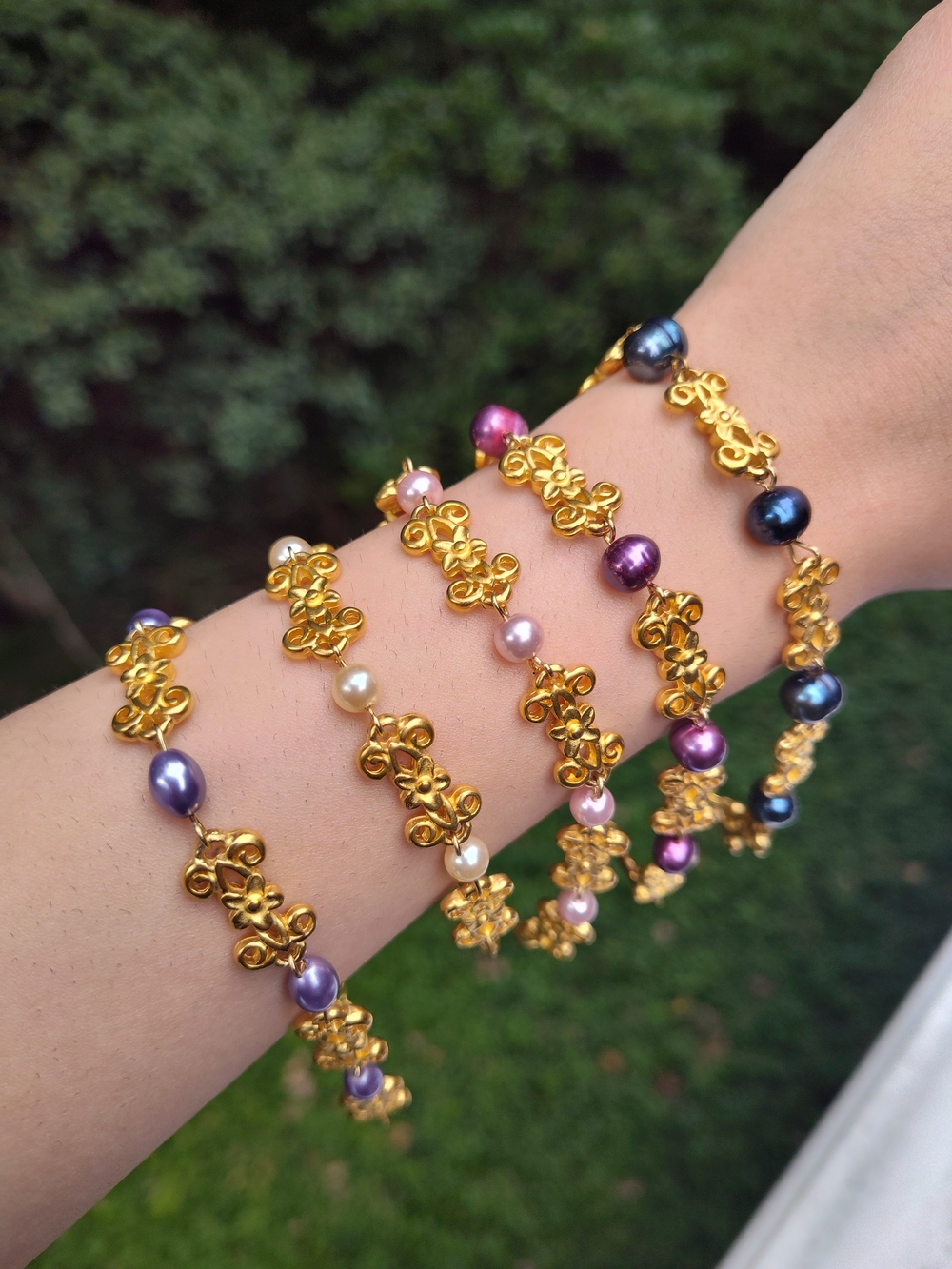 5 Gold Floral Pearl Claw Clasp Bracelets - Multicolor